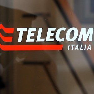 Telecom sotto i riflettori dopo i conti 2015