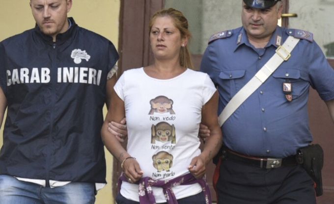 Napoli, gli arresti al rione Conocal e la maglietta "Non vedo ,non sento, non parlo"