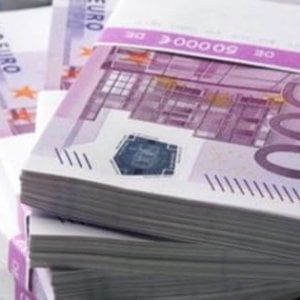 Ginevra, giallo in una filiale Ubs: gabinetti ostruiti da decine di banconote da 500 euro