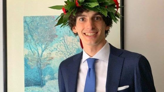 Il padre Roberto Stella è uno dei primi medici morti per il Covid: suo figlio Massimo si laurea in medicina