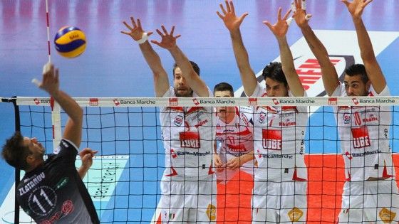 Volley, SuperLega: Macerata travolge Piacenza, Perugia continua a risalire