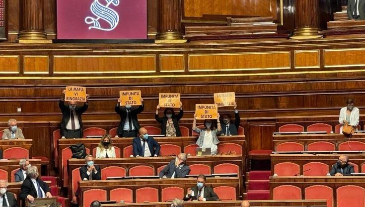 Senato. Troppi voti di fiducia, le opposizioni protestano in aula