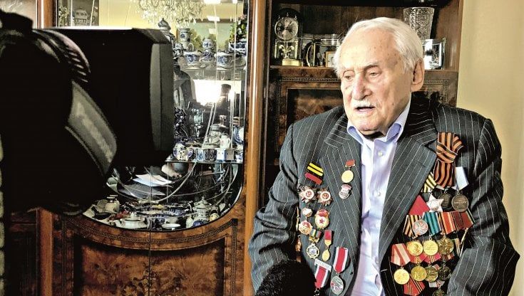 David Dushman, il soldato che buttò giù il recinto di Auschwitz