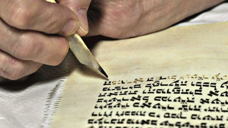 Amedeo Spagnoletto: “Così trascrivo la sacra Torah”