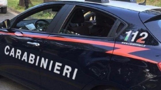 Cerignola, per evitare una multa da 700 euro ne offre 200 ai carabinieri: arrestato 61enne