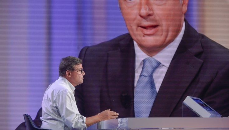 Prove di terzo polo, Renzi a Calenda: "Fai tu il leader". Ma c'è il nodo firme