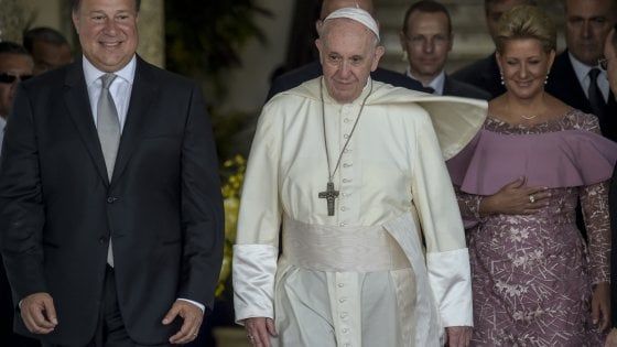 Il Vaticano sul Venezuela: "Risparmiare ulteriori sofferenze alla popolazione"