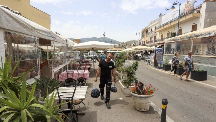 Mondello indifferente alle elezioni: il voto è annegato negli allagamenti 