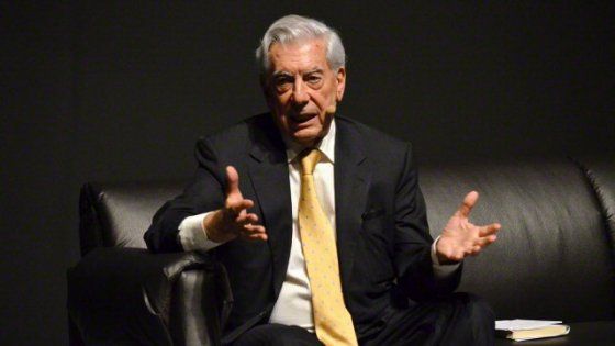 Vargas Llosa: non sono di destra, mi disegnano così