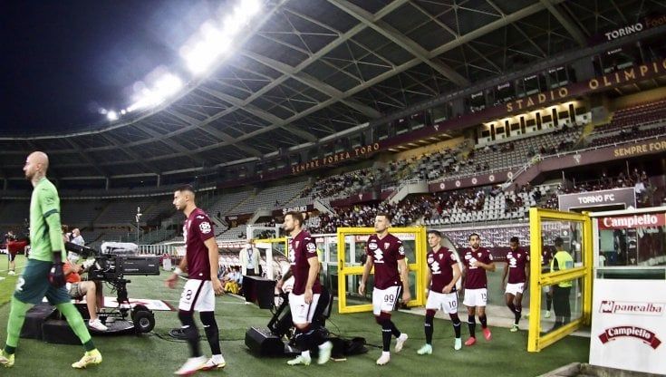 La città riabbraccia la Serie A ma con pochi tifosi: in 5 mila per Toro-Atalanta