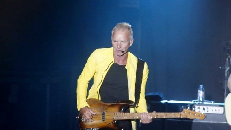 Sting e la chitarra fatta con il legno dei barconi: “Canto per i detenuti”