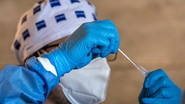 "No ai test antigenici per tornare a scuola: non sono attendibili" 