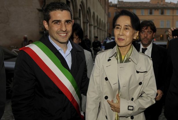 San Suu Kyi arrivata a Parma