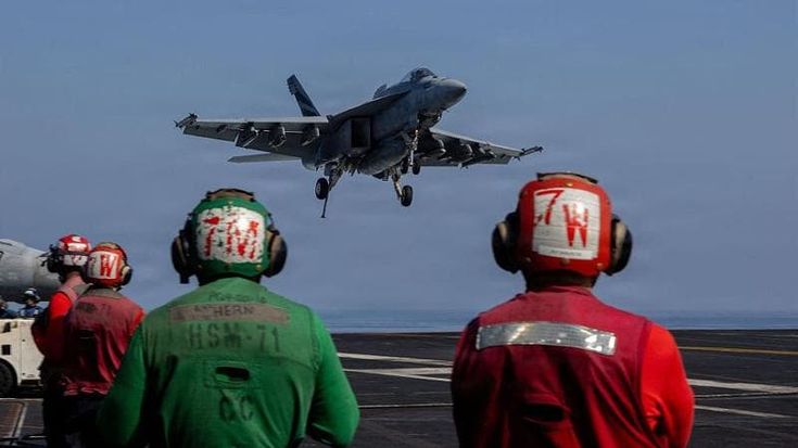 Cuba, gli Usa schierano la portaerei Nimitz nei Caraibi