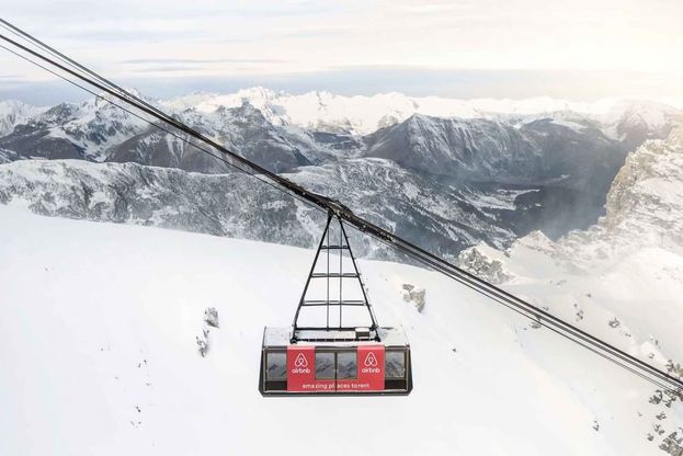 Dormire a 2700 metri: vinci una notte in funivia sulle Alpi