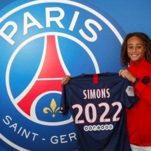 Mercato, baby shopping del Psg: preso dal Barça il 16enne Simons