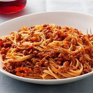 Gli spaghetti alla bolognese esistono, e fanno pure bene alla città