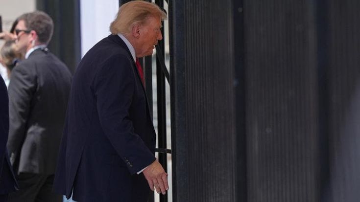 Trump torna in guerra: “Blocco di Hormuz e siti nucleari nel mirino”