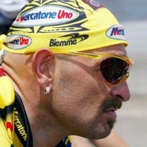 Caso Pantani, depistaggi e buchi nell'indagine. "Quando lo trovammo non c'era sangue"