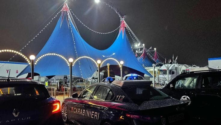 Scontro tra moto in un circo: stuntman muore a Napoli