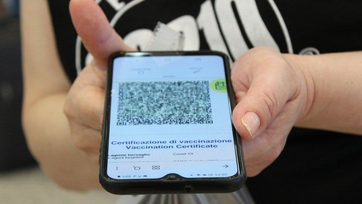 Vendita di Green Pass falsi su Telegram, sequestrati due canali