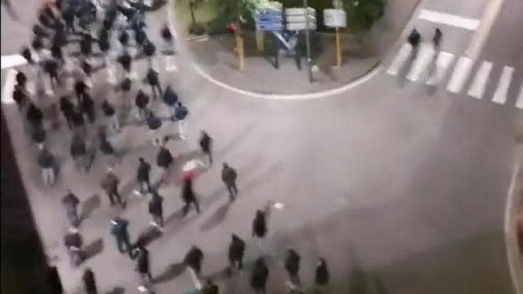 A Brescia una nuova parata nera contro degrado e spaccio, Anpi e centrosinistra: “Questore la vieti”