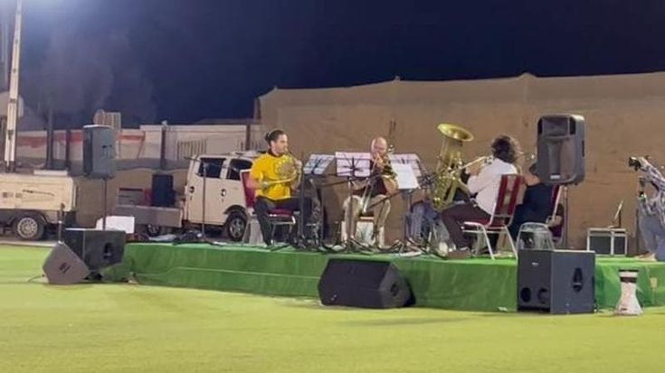 Giordania, Riccardo Muti porta la musica nel campo profughi di Za’atari: l’Orchestra Cherubini suona “Romagna mia”