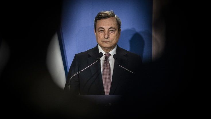 Covid, vaccini, licenze, donazioni e sblocco dell’export. Le 3 mosse del premier Mario Draghi