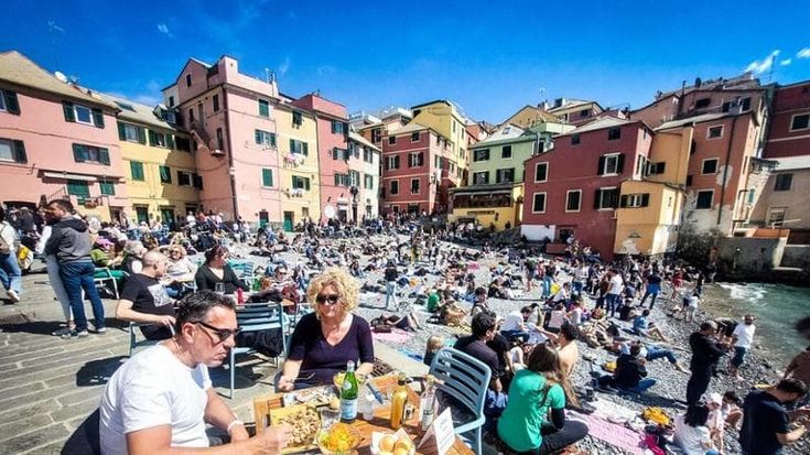 Turismo, la frenata di luglio in Liguria. L’assessore: “Colpa del meteo e della cattiva pubblicità”
