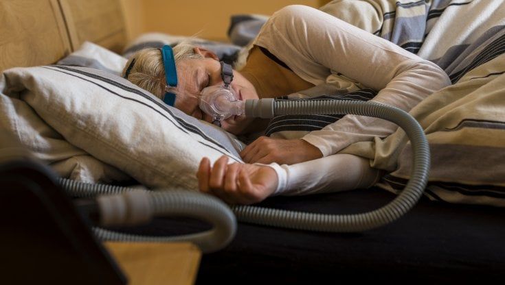 Le staccano la corrente, costretta a lasciare casa per non soffocare di notte