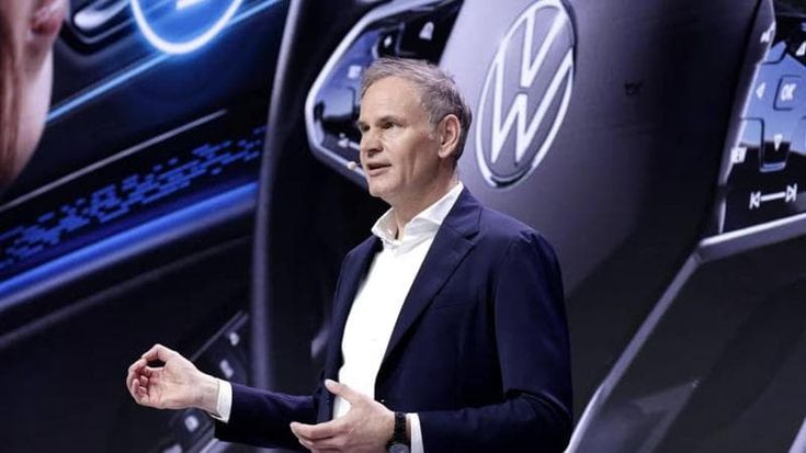 Volkswagen dimezza l’utile e taglia 50mila posti entro il 2030