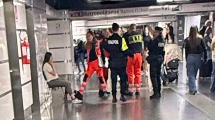 Maxi rissa tra borseggiatrici in metro: in dieci aggrediscono ragazza incinta di otto mesi