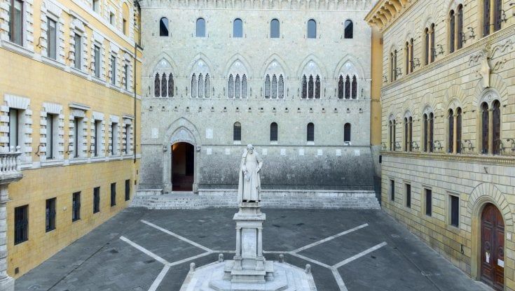 Mps, i partiti difendono il vertice: "Franco chiarisca"