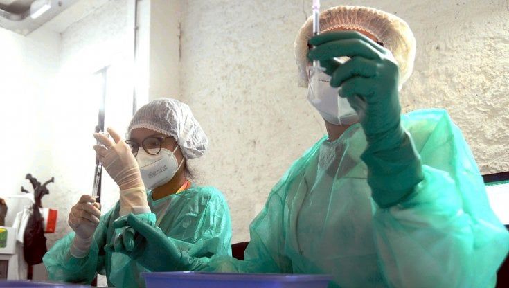 Vaccini in azienda, ecco come funziona il protocollo Inail