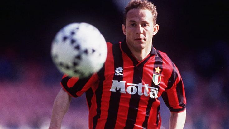 Jean Pierre Papin, i 60 anni di Monsieur Gol: il Pallone d’Oro, il terribile Marsiglia e la Coppa Campioni del Milan vinta da spettatore