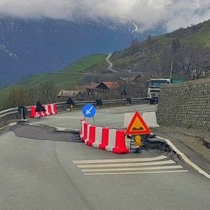 Sestriere, cede la carreggiata: chiusura totale per la provinciale 23 a Champlas du Col