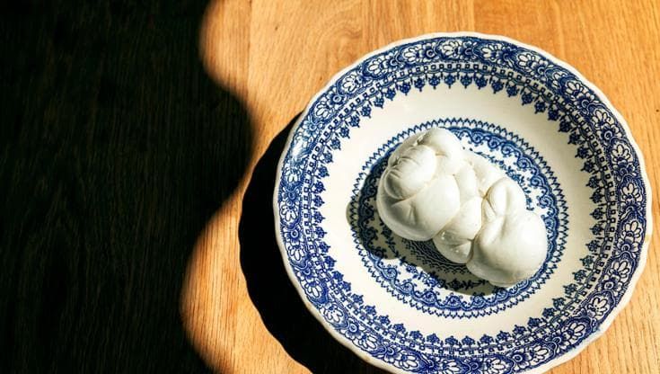 "Mangiate solo mozzarella pugliese”: l’articolo del Guardian accende la polemica