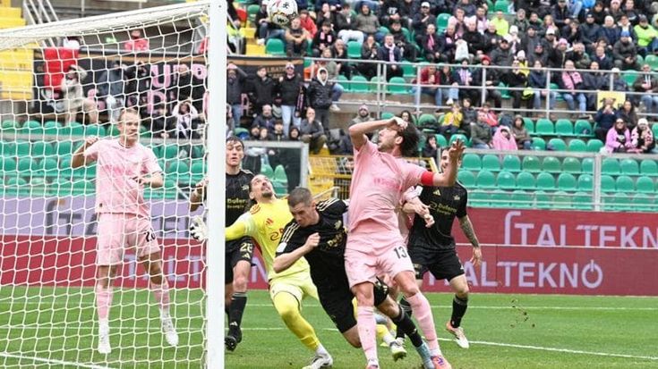 Il Palermo fa tredici: 3 a 0 all’Entella nel bunker Barbera