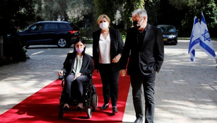 Dopo un giorno di tentativi, la ministra israeliana in sedia a rotelle riesce a entrare alla Cop26