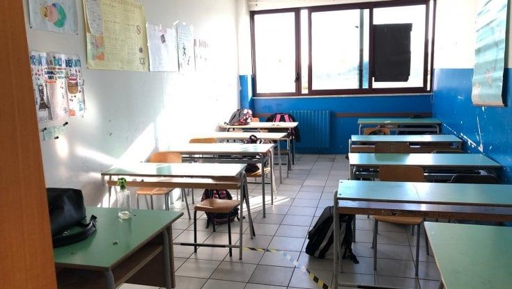 Scuola, in Puglia al via la Did fino al 5 marzo: "Oggi tutti a casa. Prof pronti ai turni per bisogni speciali"