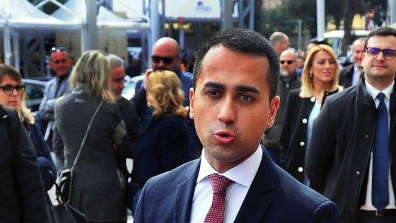 Flat tax, Salvini: "Al 15% fino a 50mila euro". Conte: "Non è l'unico a spingere". Di Maio: "Sì ma con coefficiente famiglia"