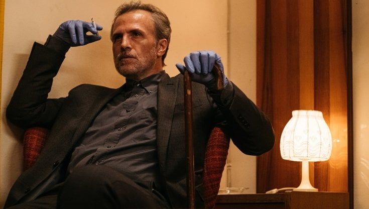 Fabrizio Ferracane diventa un restauratore belga e lotta per l'ospedale di Castelvetrano