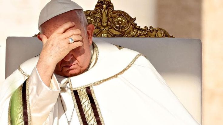 Due crisi acute per il Papa. “Sono state ore difficili, respira con la maschera”