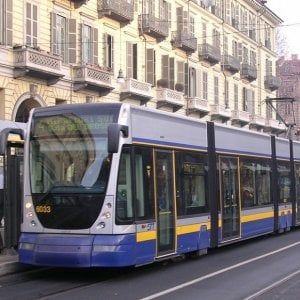 Torino, ragazza araba incinta sviene sul 4 dopo essere stata insultata da un 50enne  