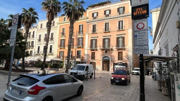 Bari, il bluff dei controlli per la Ztl della città vecchia: in quattro mesi nessuna multa. "Test terminato da poco"