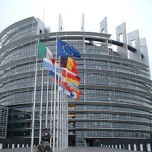 Parlamento Ue dice no a Pechino: la Cina non è un'economia di mercato