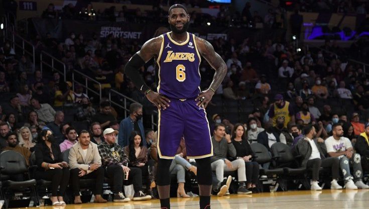 Nba, alta tensione Lakers: ancora un ko e rissa sfiorata tra Davis e Howard