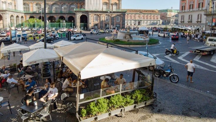 Piazza Trieste e Trento sorvegliata speciale: più controlli e soldati anche di notte