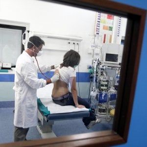 Influenza, atteso il picco fra Natale e Capodanno. A letto 5 milioni di italiani