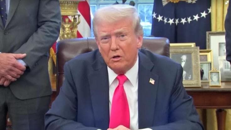 Ucraina, Trump freddo sull'incontro con Zelensky: "Ho sentito che vuole venire, per me va bene"